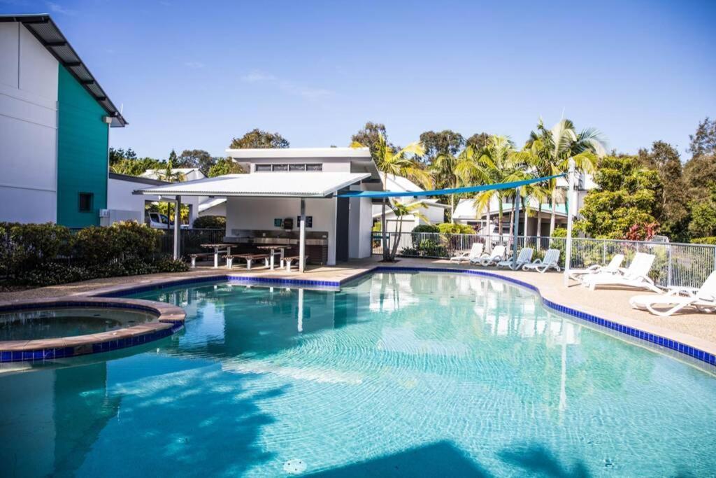 2 Bedroom Ground Level Villa In Tropical 4* Resort Noosaville Exterior foto